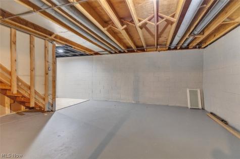 620 Lindford Drive Bay Village OH 44140