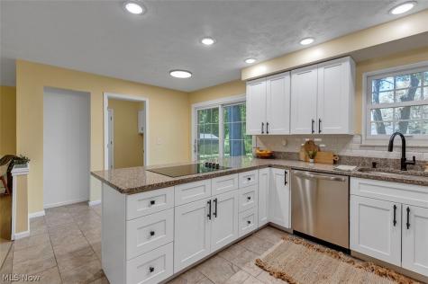 620 Lindford Drive Bay Village OH 44140