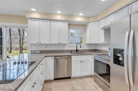 620 Lindford Drive Bay Village OH 44140