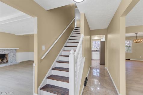 620 Lindford Drive Bay Village OH 44140