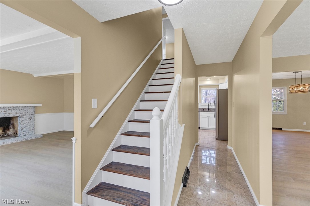620 Lindford Drive Bay Village OH 44140