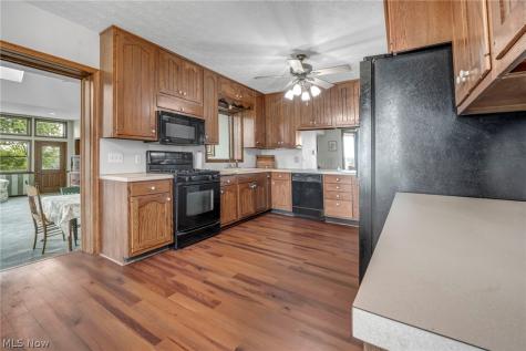 5706 Kemary Avenue SW Navarre OH 44662