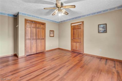 5706 Kemary Avenue SW Navarre OH 44662