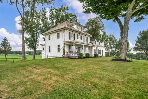 5706 Kemary Avenue SW Navarre OH 44662