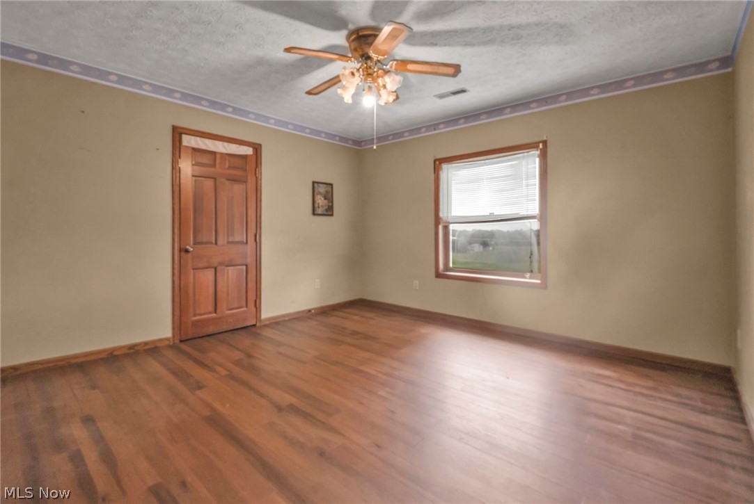 5706 Kemary Avenue SW Navarre OH 44662