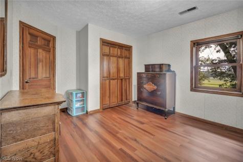 5706 Kemary Avenue SW Navarre OH 44662