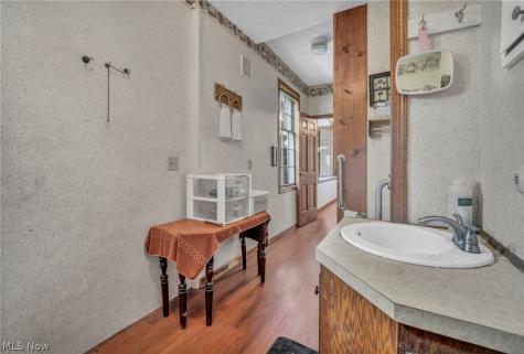 5706 Kemary Avenue SW Navarre OH 44662