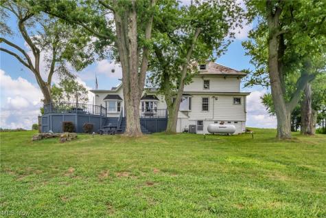 5706 Kemary Avenue SW Navarre OH 44662