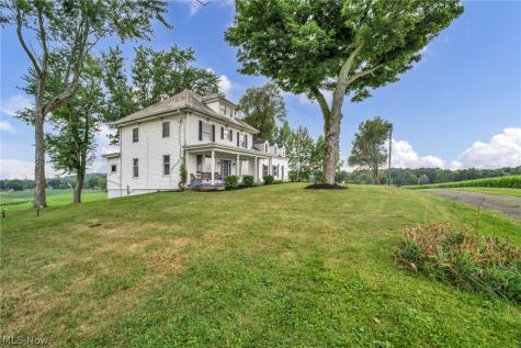 5706 Kemary Avenue SW Navarre OH 44662