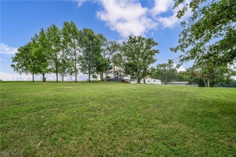 5706 Kemary Avenue SW Navarre OH 44662