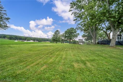 5706 Kemary Avenue SW Navarre OH 44662