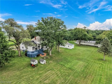 5706 Kemary Avenue SW Navarre OH 44662