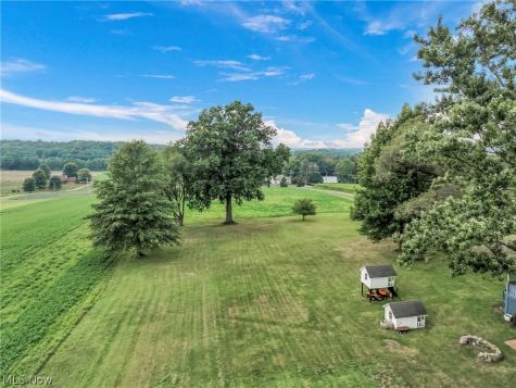 5706 Kemary Avenue SW Navarre OH 44662