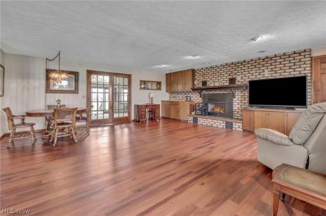 5706 Kemary Avenue SW Navarre OH 44662