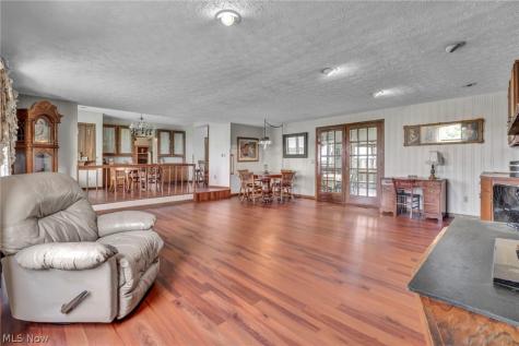 5706 Kemary Avenue SW Navarre OH 44662