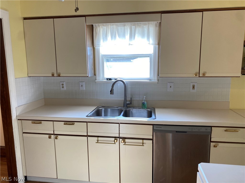 1600 Oakmount Road South Euclid OH 44121