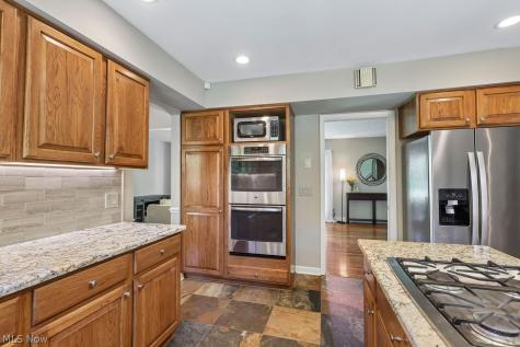 34165 Sherbrook Park Drive Solon OH 44139