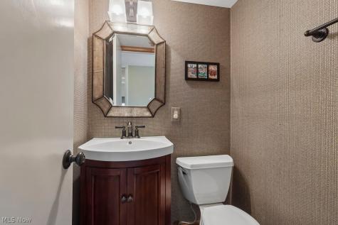 34165 Sherbrook Park Drive Solon OH 44139