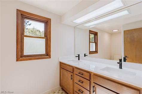 15133 Dogwood Circle Middleburg Heights OH 44130