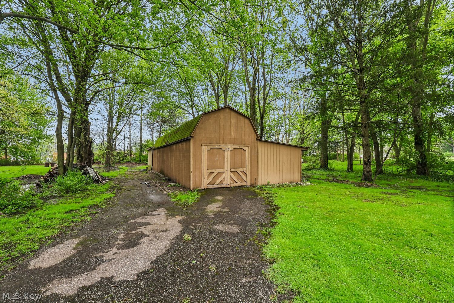 5107 Whitethorn Avenue North Olmsted OH 44070