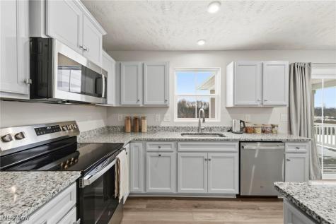 994 Bookman Avenue Akron OH 44312