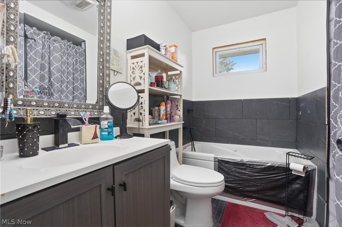 2530 Kinsman Road NE North Bloomfield OH 44450