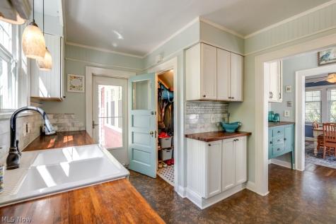 3376 Clarendon Road Cleveland Heights OH 44118