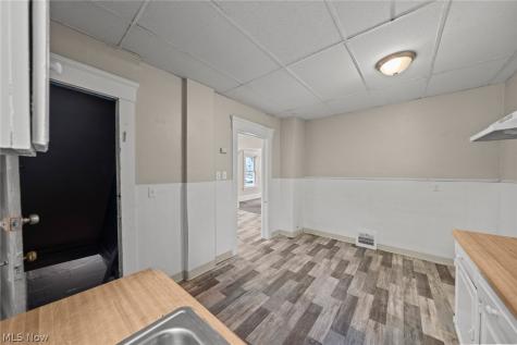 4012 Bucyrus Avenue Cleveland OH 44109