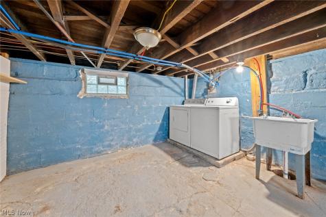 4012 Bucyrus Avenue Cleveland OH 44109