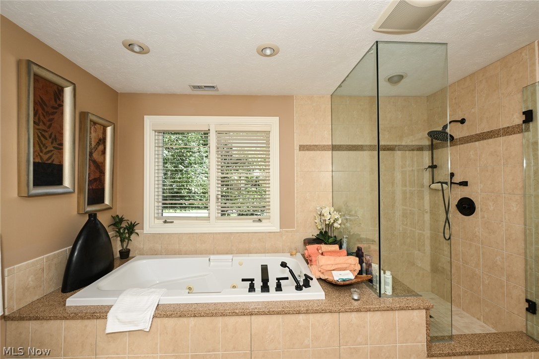 11197 Arrowhead Drive Grafton OH 44044
