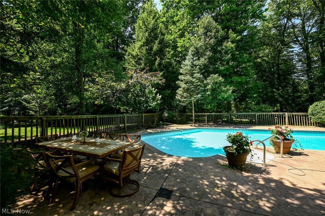 11197 Arrowhead Drive Grafton OH 44044