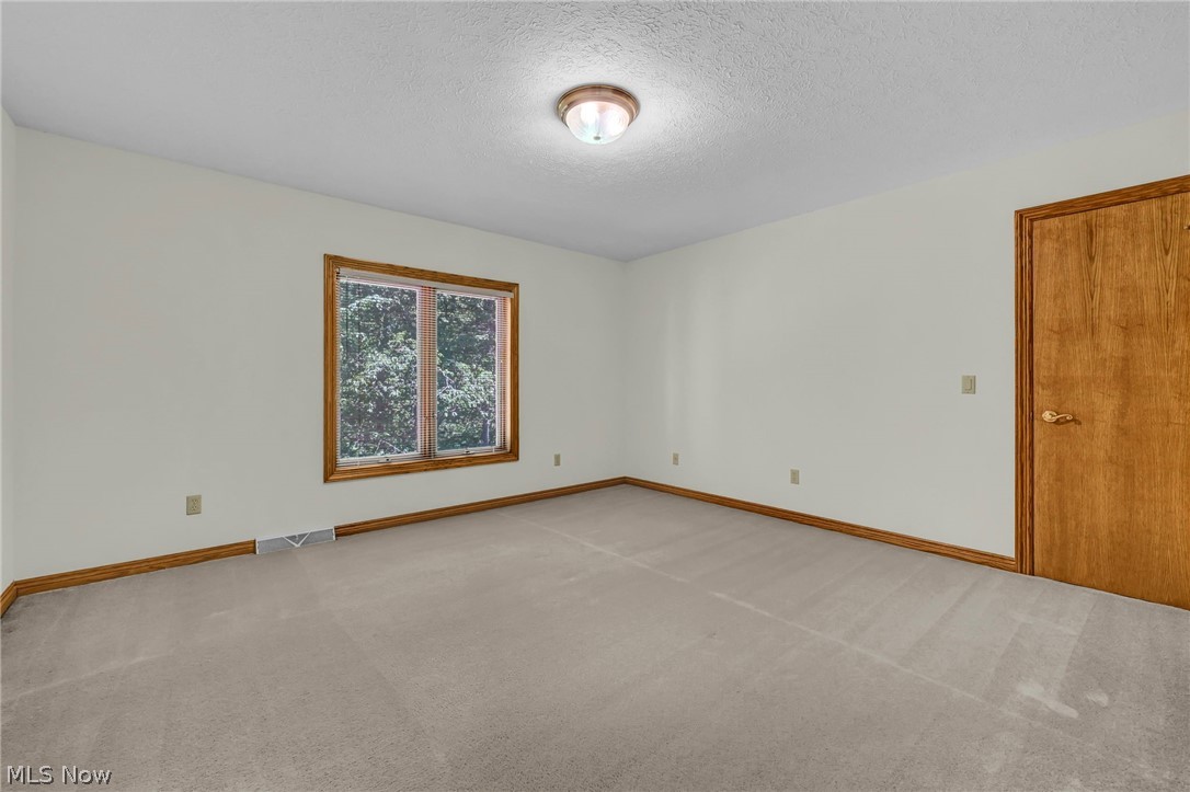9155 Woods Way Drive Kirtland OH 44094
