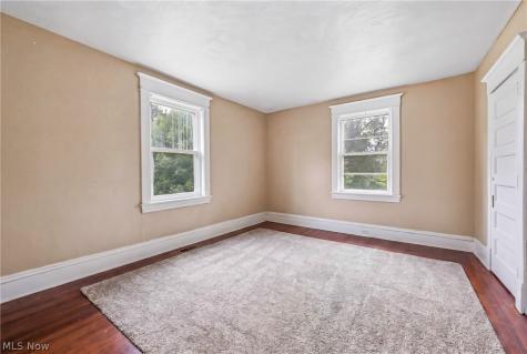 236 N Heights Avenue Youngstown OH 44505