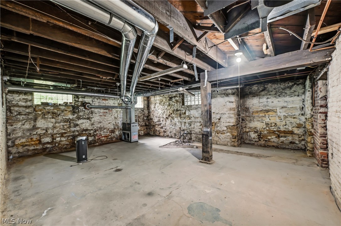 236 N Heights Avenue Youngstown OH 44505