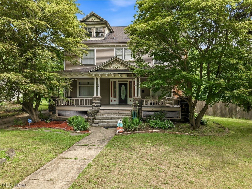 236 N Heights Avenue Youngstown OH 44505