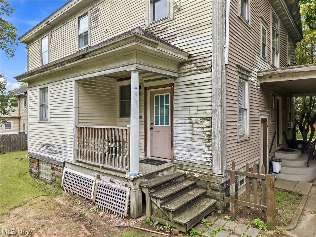 236 N Heights Avenue Youngstown OH 44505