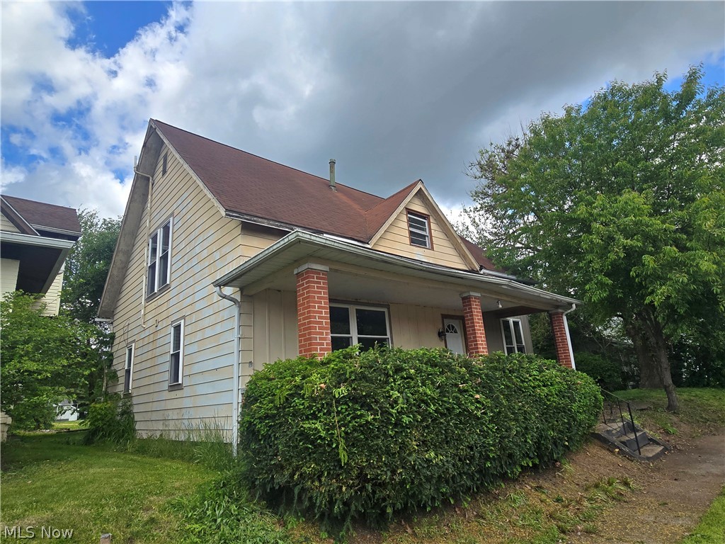 413 N 9th Street Coshocton OH 43812