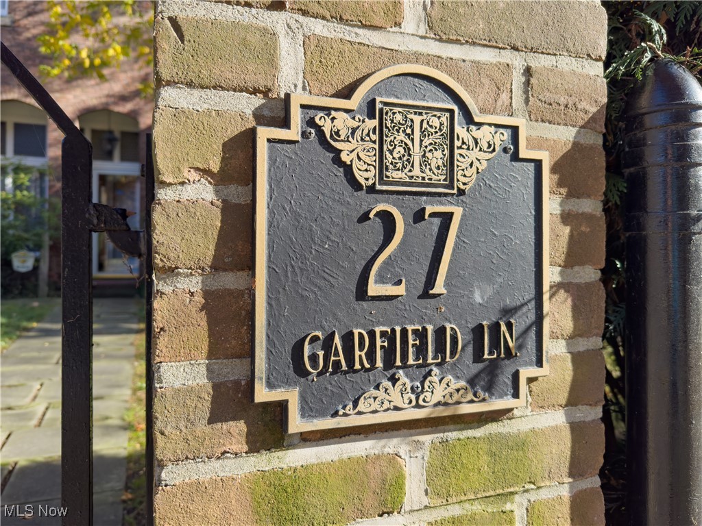 27 Garfield Lane Bratenahl OH 44108