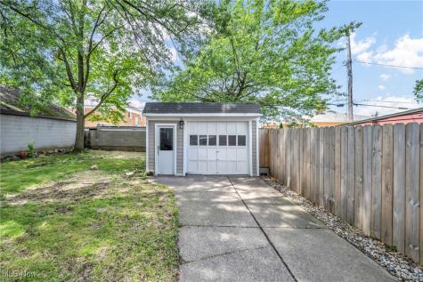 3726 W 169th Street Cleveland OH 44111