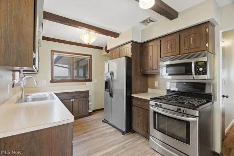 15624 Hocking Boulevard Brook Park OH 44142