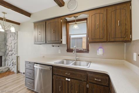 15624 Hocking Boulevard Brook Park OH 44142