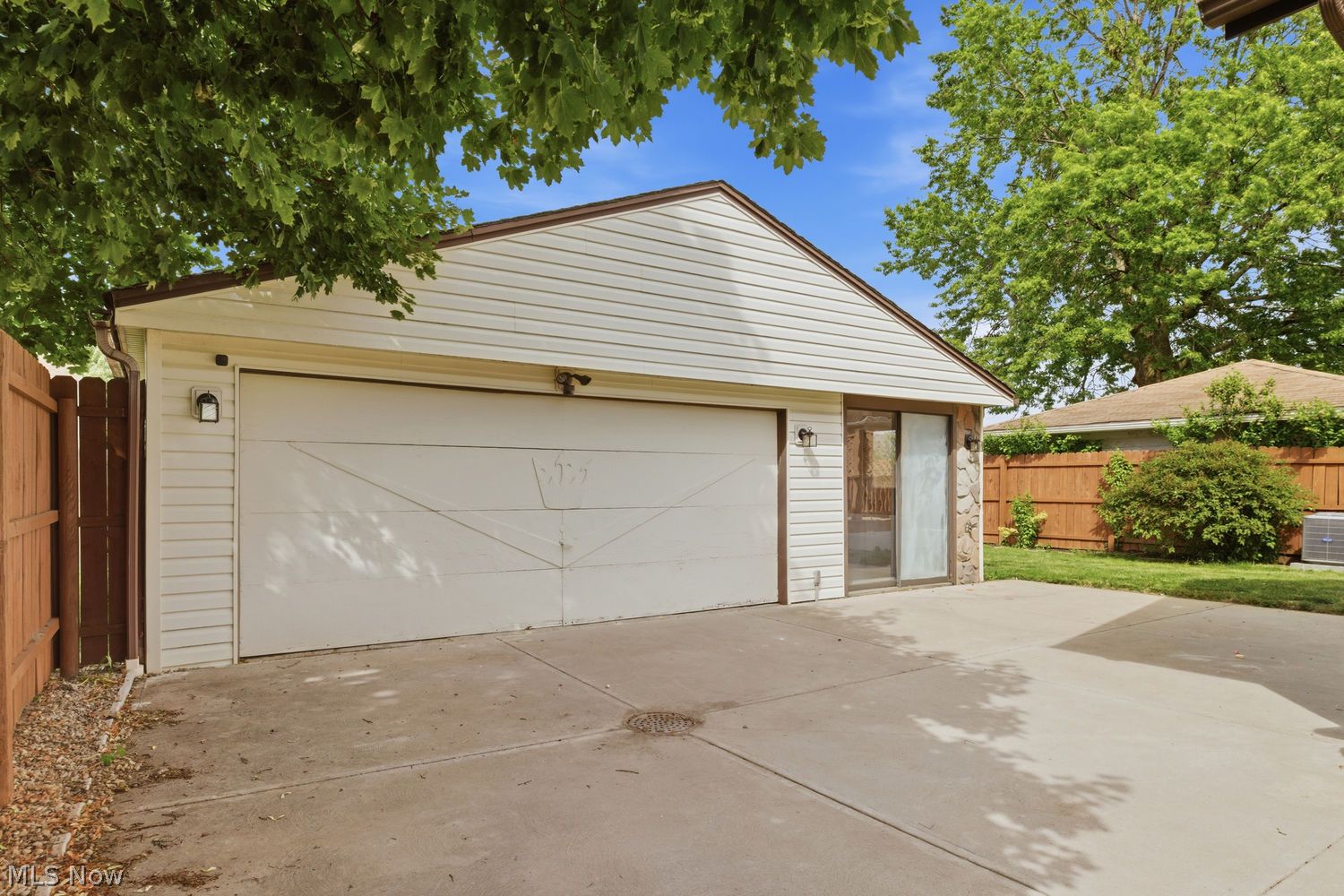 15624 Hocking Boulevard Brook Park OH 44142