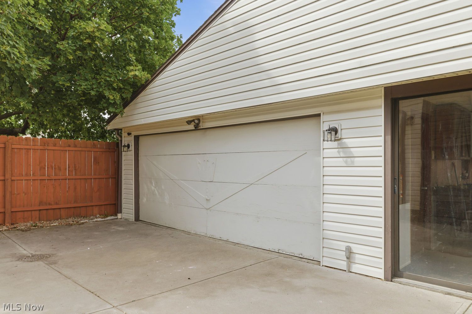 15624 Hocking Boulevard Brook Park OH 44142