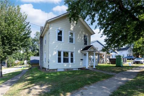 367 W Larwill Street Wooster OH 44691