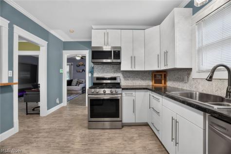 3872 E 40th Street Newburgh Heights OH 44105