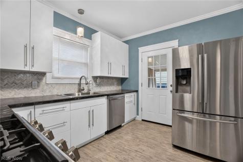 3872 E 40th Street Newburgh Heights OH 44105
