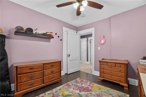 3872 E 40th Street Newburgh Heights OH 44105
