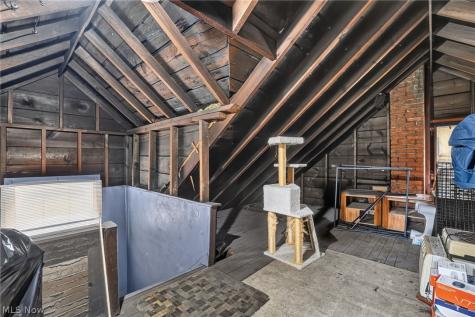 3872 E 40th Street Newburgh Heights OH 44105