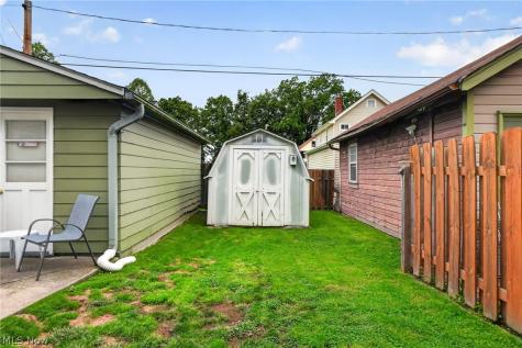 3872 E 40th Street Newburgh Heights OH 44105