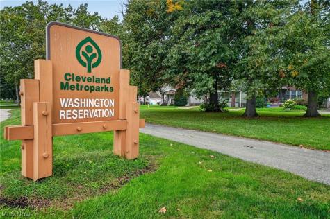 3872 E 40th Street Newburgh Heights OH 44105